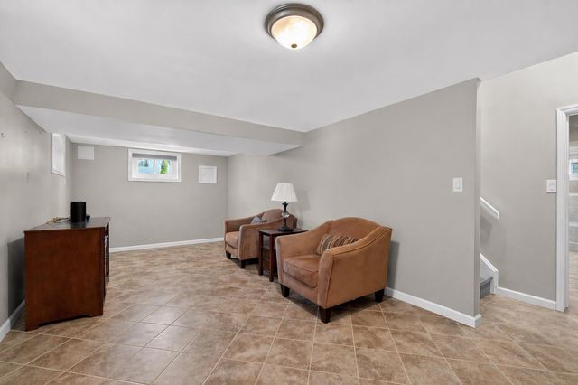 364 AVENUE E, Bayonne, NJ 07002