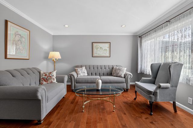 364 AVENUE E, Bayonne, NJ 07002