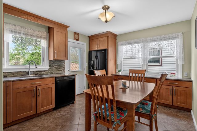 364 AVENUE E, Bayonne, NJ 07002