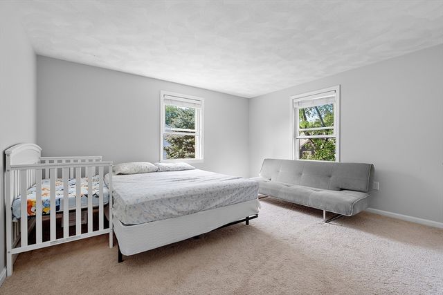 9 Rhodes St, Billerica, MA 01821
