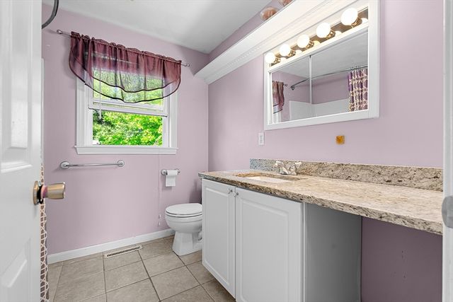 9 Rhodes St, Billerica, MA 01821