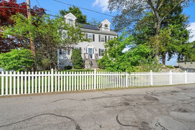 9 Rhodes St, Billerica, MA 01821