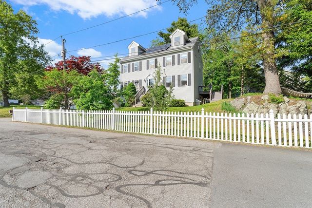 9 Rhodes St, Billerica, MA 01821