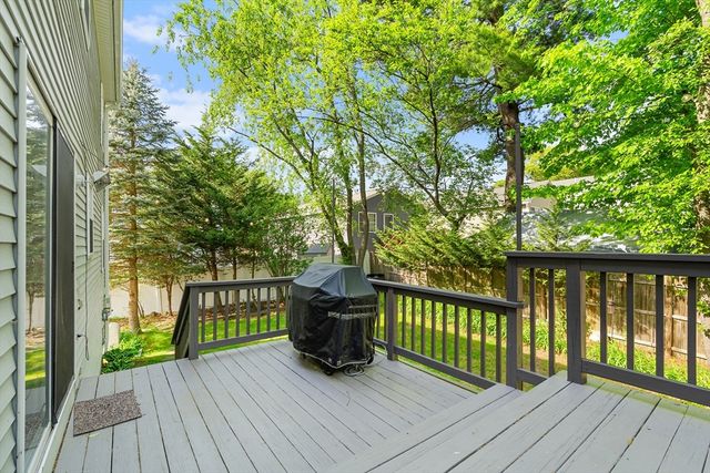 9 Rhodes St, Billerica, MA 01821