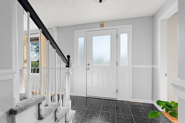 9 Rhodes St, Billerica, MA 01821