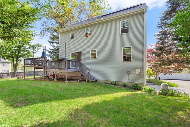 9 Rhodes St, Billerica, MA 01821