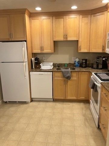 304 Manor Terrace 304, Lexington, MA 02420