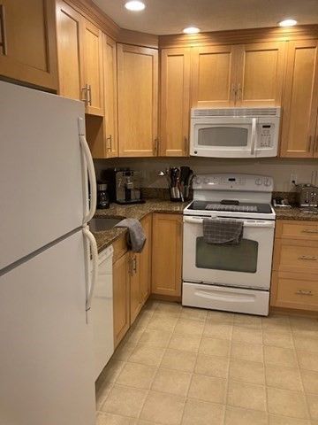 304 Manor Terrace 304, Lexington, MA 02420