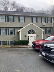 304 Manor Terrace 304, Lexington, MA 02420