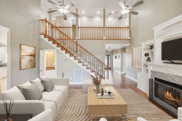 101 Cypress Point Dr, Winchester, TN 37398