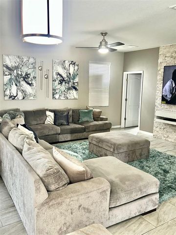 2220 GRANTHAM AVENUE, Davenport, FL 33837