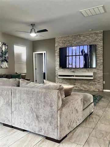 2220 GRANTHAM AVENUE, Davenport, FL 33837