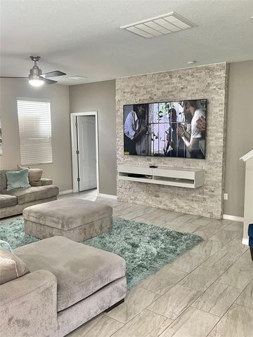 2220 GRANTHAM AVENUE, Davenport, FL 33837