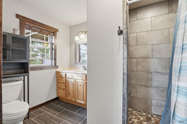 24636 CROOKED CANYON RD, Hermosa, SD 57744