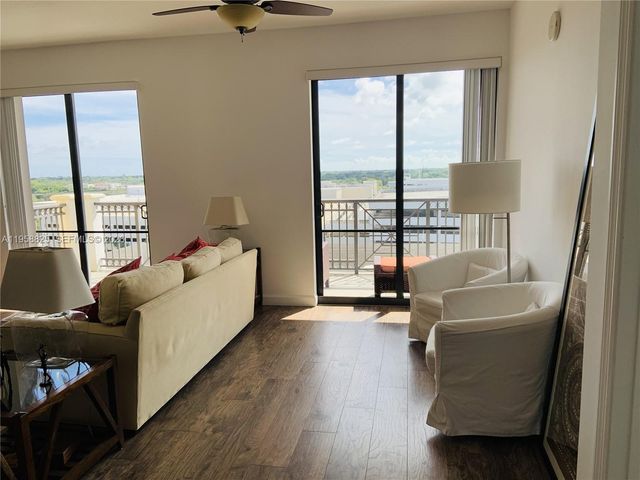 8395 SW 73rd Ave 704, Miami, FL 33143