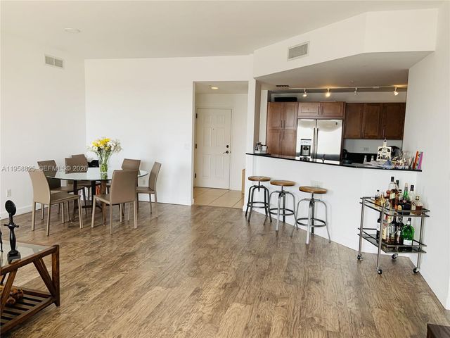 8395 SW 73rd Ave 704, Miami, FL 33143