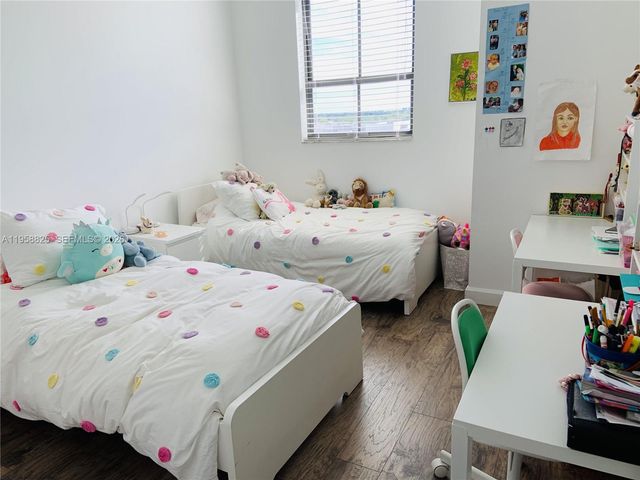 8395 SW 73rd Ave 704, Miami, FL 33143