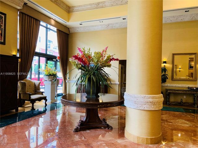 8395 SW 73rd Ave 704, Miami, FL 33143