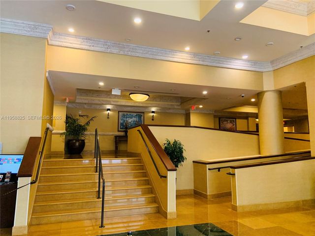 8395 SW 73rd Ave 704, Miami, FL 33143