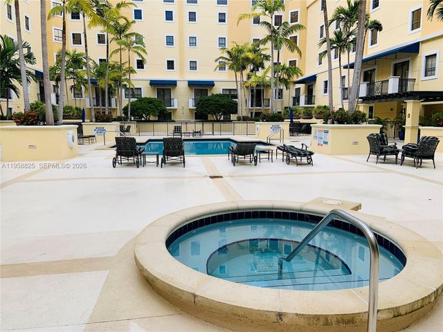 8395 SW 73rd Ave 704, Miami, FL 33143