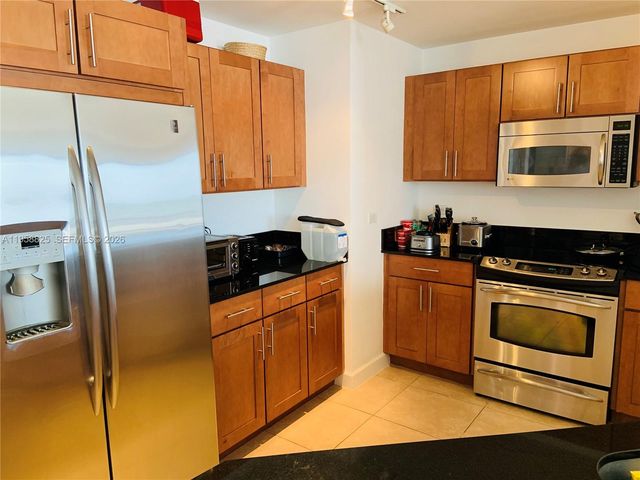 8395 SW 73rd Ave 704, Miami, FL 33143