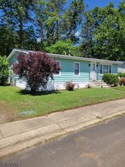 14 Douglas Dr, Jackson Twp., NJ 08527