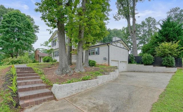 695 Shannon Green Circle SW, Mableton, GA 30126