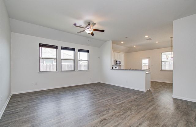 304 Morning Dove Trail, Sealy, TX 77474