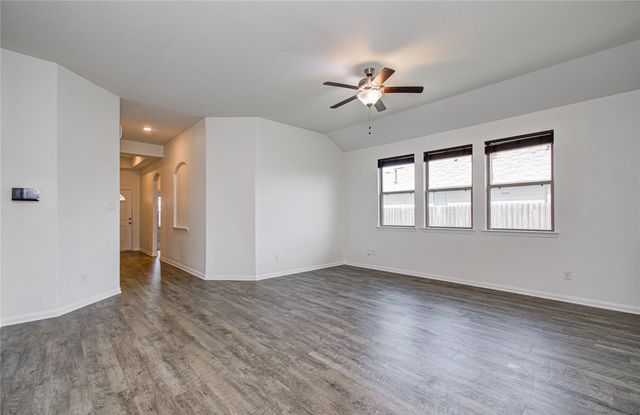 304 Morning Dove Trail, Sealy, TX 77474