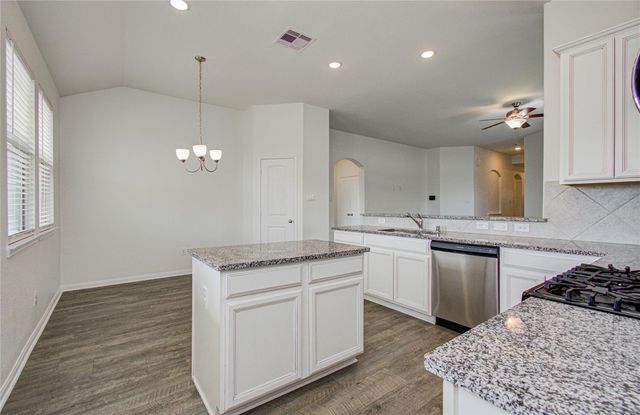 304 Morning Dove Trail, Sealy, TX 77474