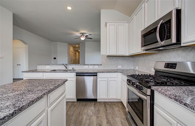 304 Morning Dove Trail, Sealy, TX 77474