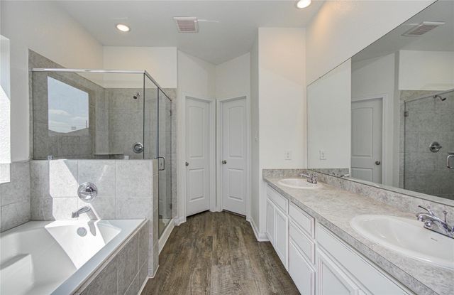 304 Morning Dove Trail, Sealy, TX 77474