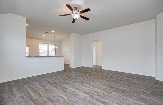 304 Morning Dove Trail, Sealy, TX 77474