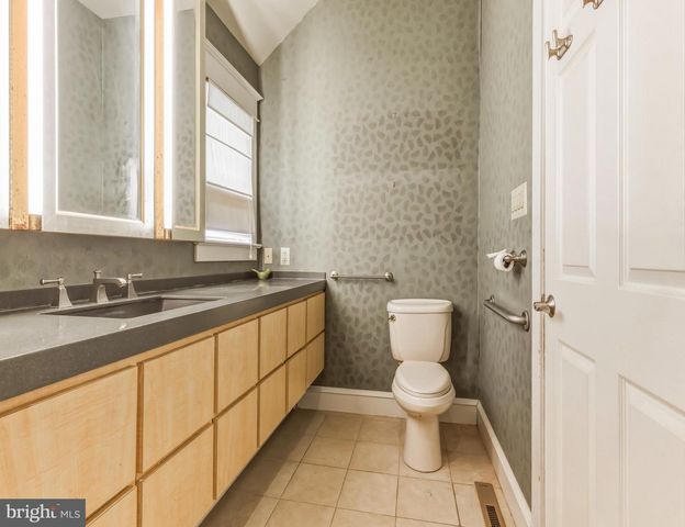23 MCPHELIN AVE, Cherry Hill, NJ 08034