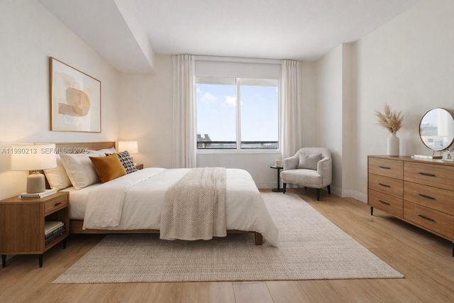 325 S Biscayne Blvd 1718, Miami Beach, FL 33131