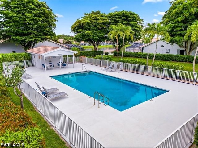 2266 Stacil CIR, Naples, FL 34109