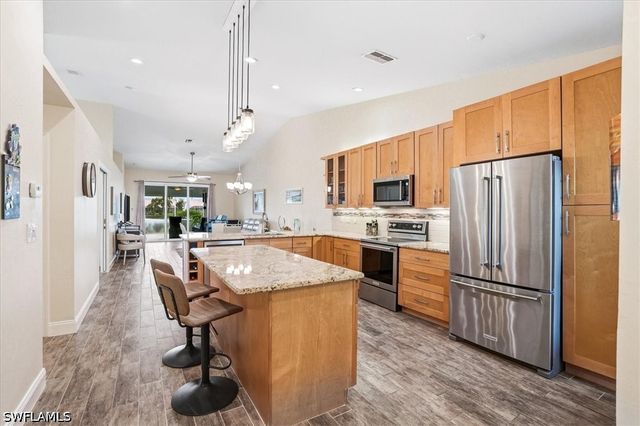 2266 Stacil CIR, Naples, FL 34109