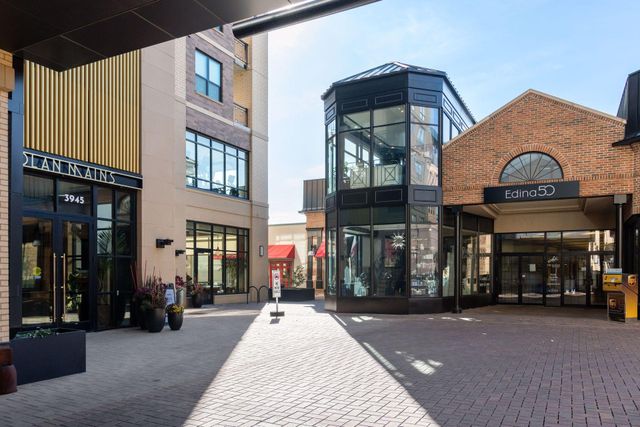 5829 Ewing Avenue S, Edina, MN 55410