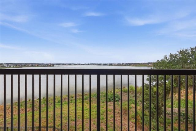 16300 COUNTY ROAD 455 404, Montverde, FL 34756