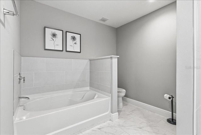 16300 COUNTY ROAD 455 404, Montverde, FL 34756
