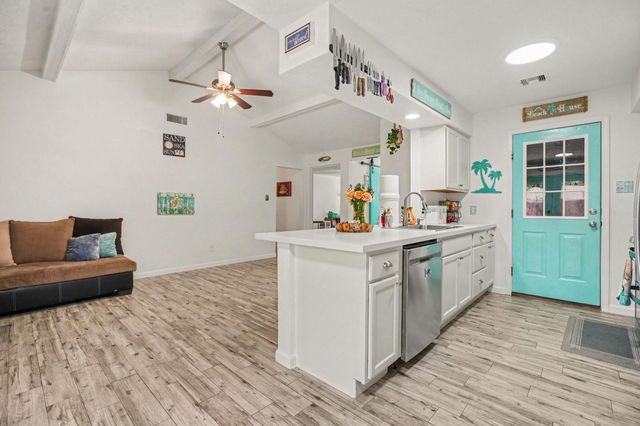 5003 Meadow Lark Lane, Dickinson, TX 77539