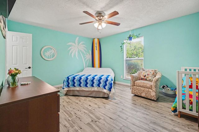 5003 Meadow Lark Lane, Dickinson, TX 77539