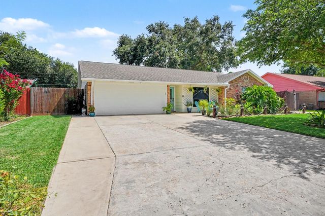 5003 Meadow Lark Lane, Dickinson, TX 77539