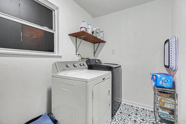 5003 Meadow Lark Lane, Dickinson, TX 77539