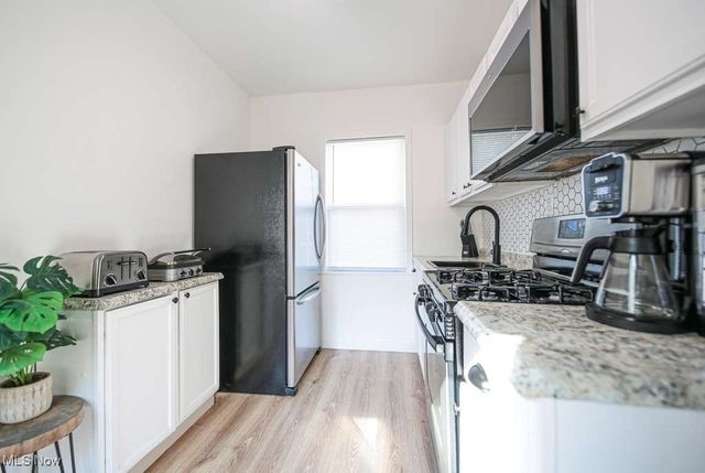 6909 Elton Avenue, Cleveland, OH 44102