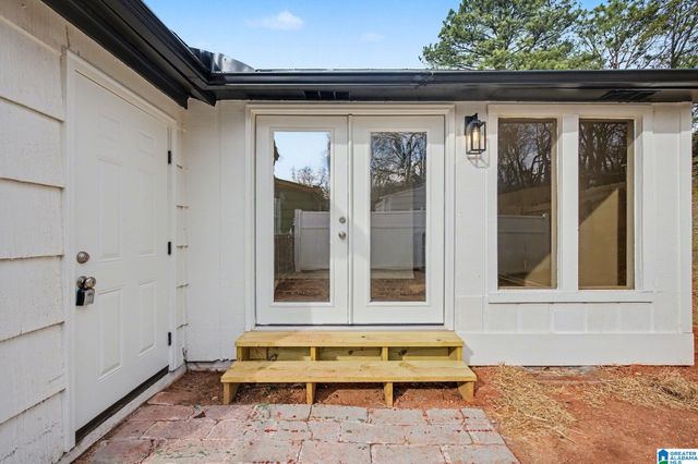 1725 3RD PLACE SW, Birmingham, AL 35211