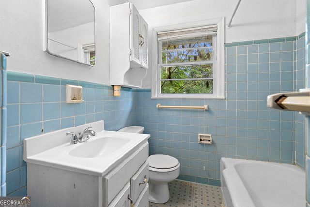 2592 Woodridge Drive, Decatur, GA 30033