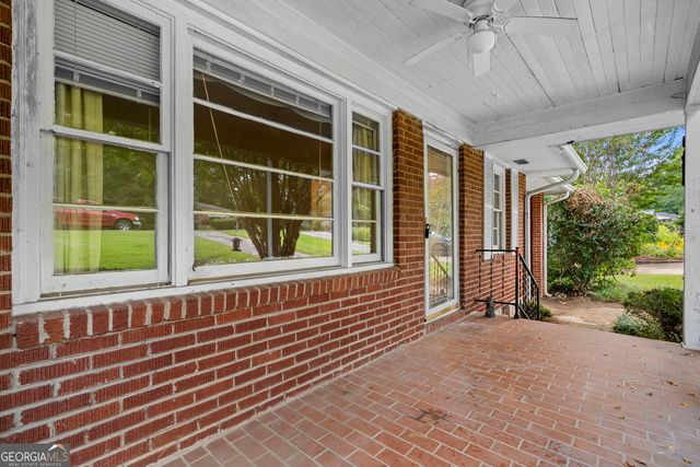 2592 Woodridge Drive, Decatur, GA 30033