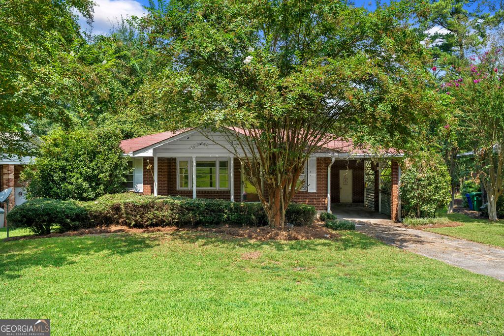 2592 Woodridge Drive, Decatur, GA 30033