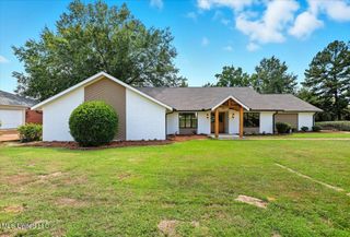 143 Rolling Meadows Drive, Jackson, MS 39211